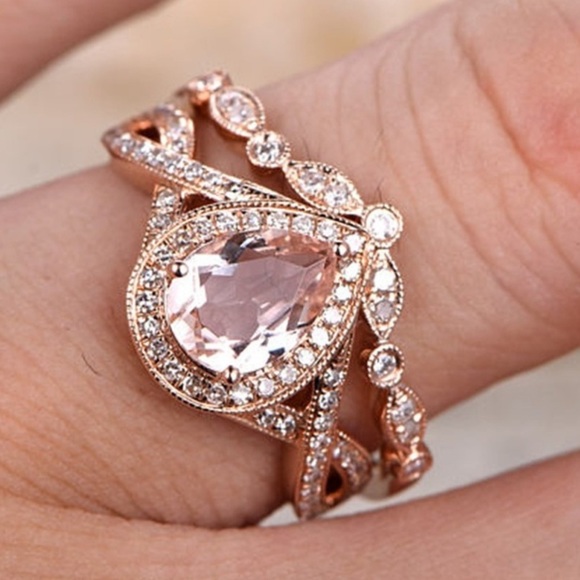 Jewelry - NEW 18K Rose Gold Morganite Ring